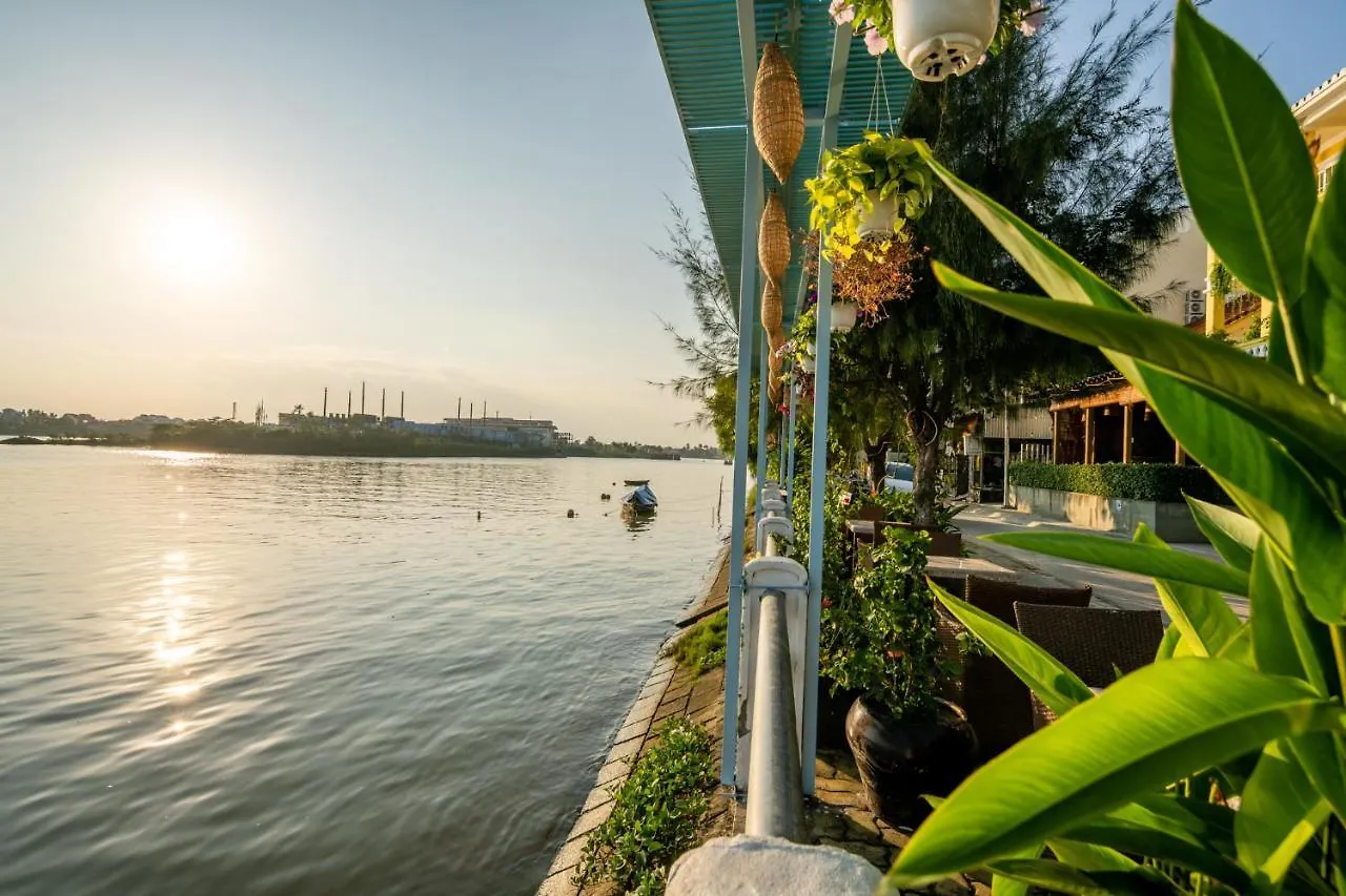 Triple Riverside Villa Hotel Hoian Hoi An Vietnam