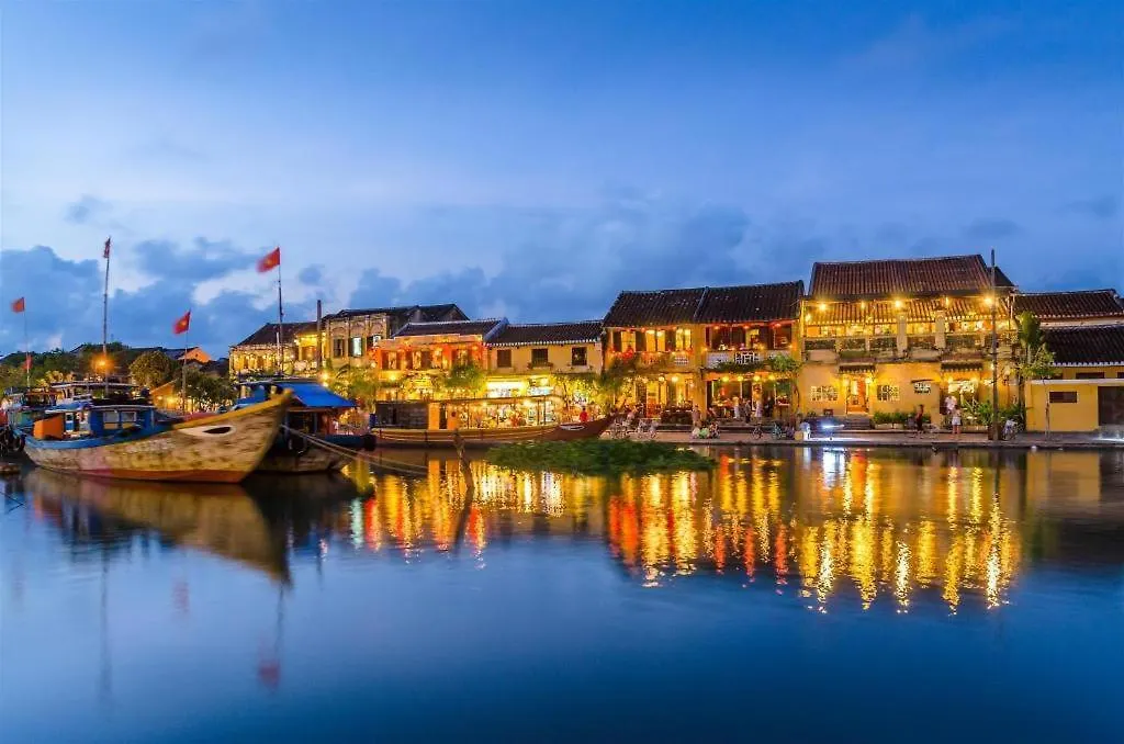 Triple Riverside Villa Hotel Hoian Hội An 3*,